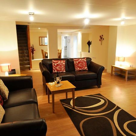 Dufftown Square Apartment ภายนอก รูปภาพ